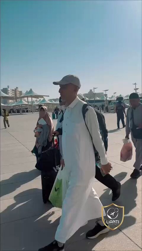 Instagram post from liantivi_. This post is in position 11.